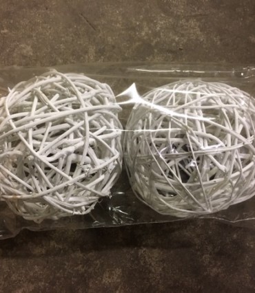 Pītas bumbas baltas 2 gb.