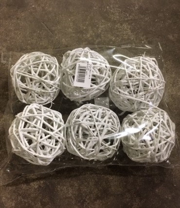 Pītas bumbas baltas 6 gb.